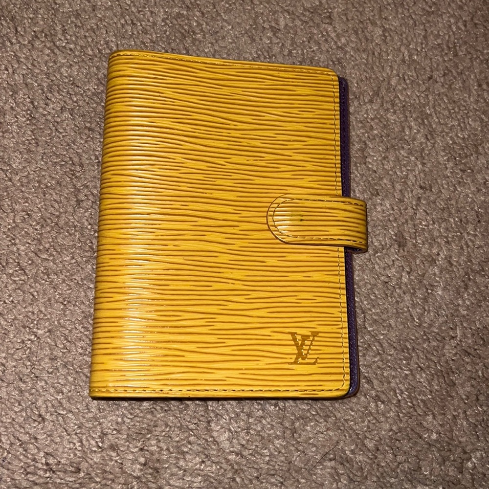 Louis Vuitton vintage Yellow with purple interior Epi Agenda (date code CA0999)